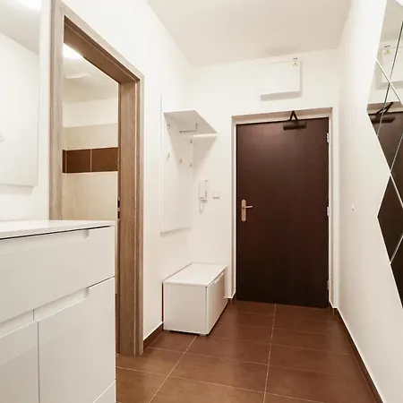Apartments / 10 Min From Center / O2 Arena Prague Exterior photo
