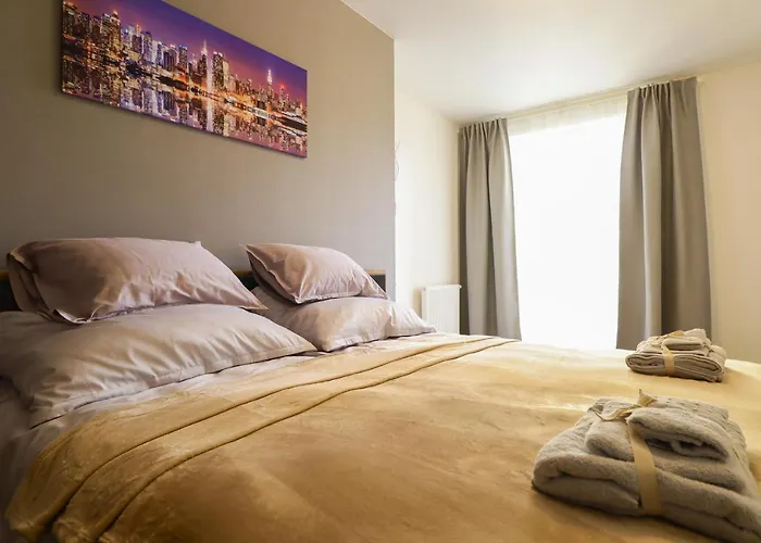 Apartments / 10 Min From Center / O2 Arena
