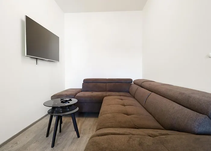 Apartments / 10 Min From Center / O2 Arena